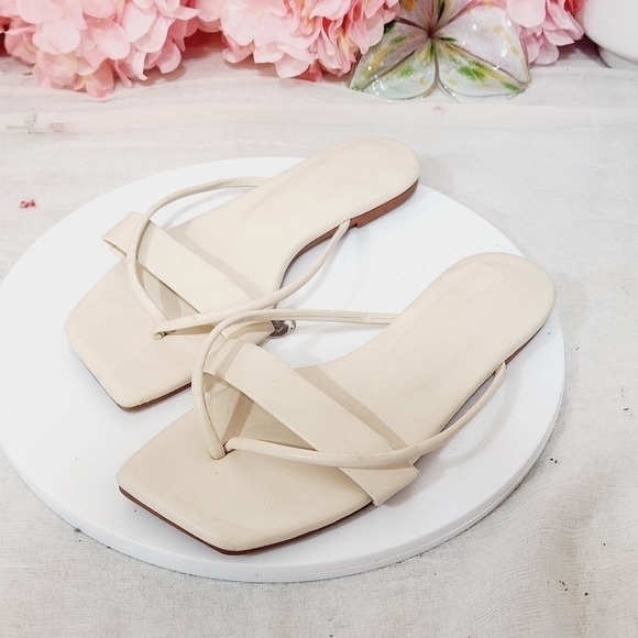 JMGXY Minimalist Thin Strap Thong Cream Sandals Size: 8 - Picture 3 of 12